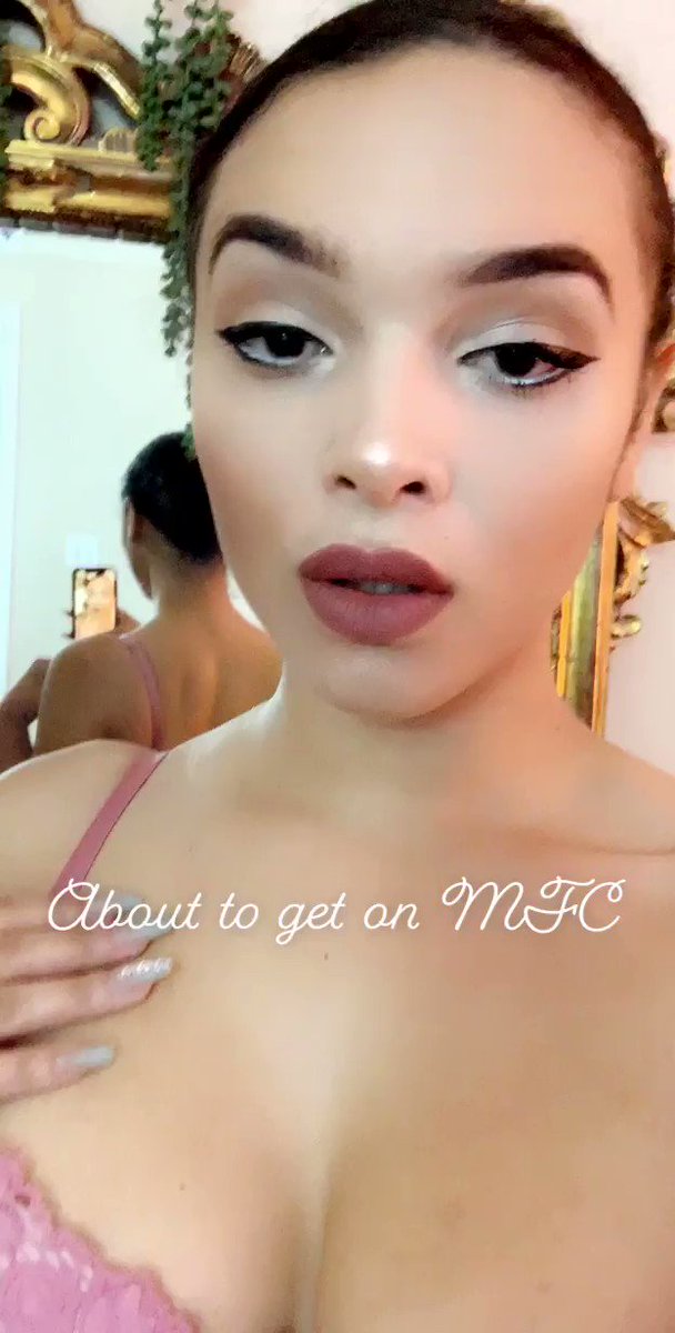 Come see ya girl now on @MyFreeCams 💕