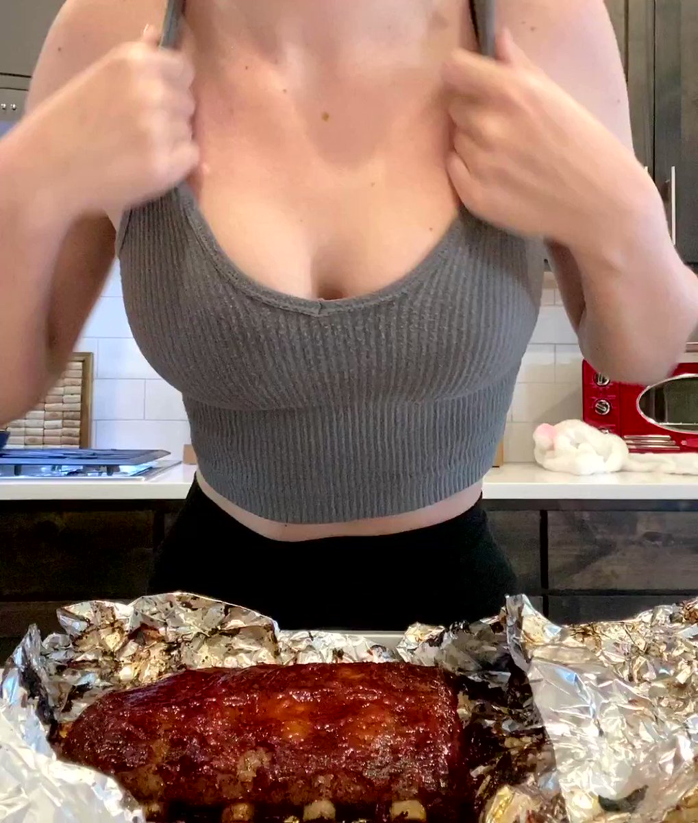 squeezing my titties over some ribs