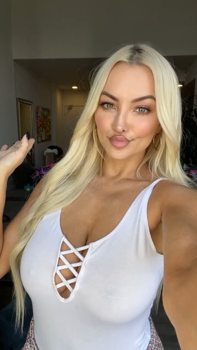 Just posting a Friday kiss w/ no filter so you…