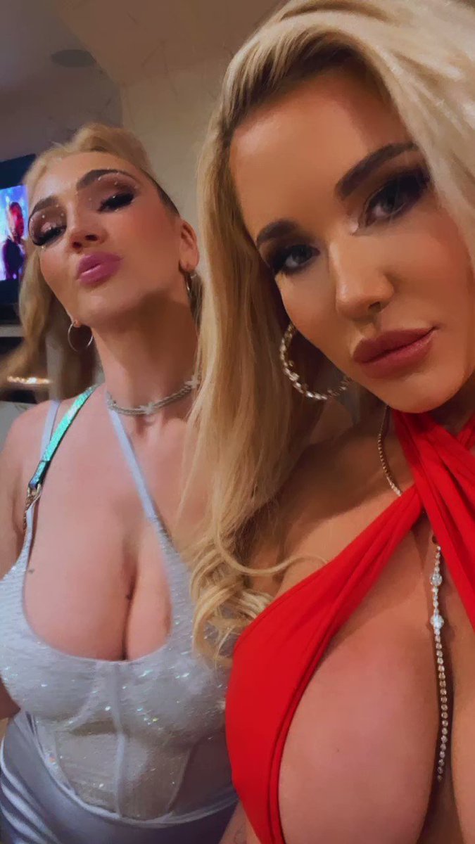 Who wants to see @kslibrarygirl and I together? 🥰🥰🥰
