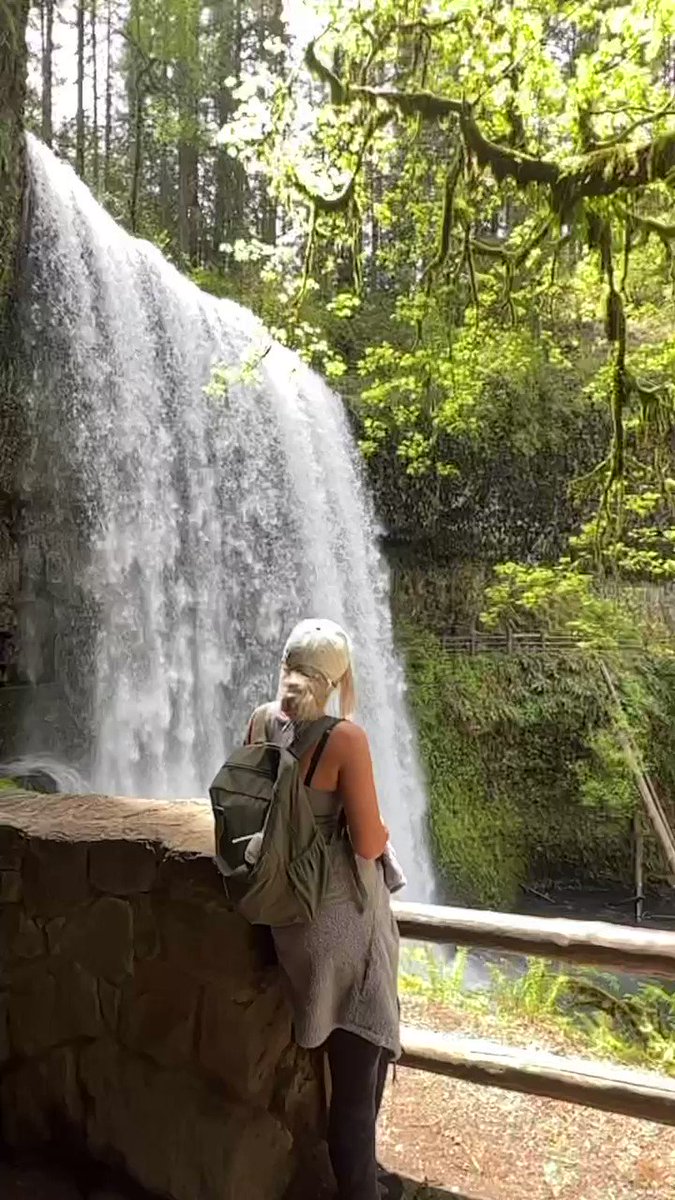 When she dm’s you a tiddy pic/ her latest elden…