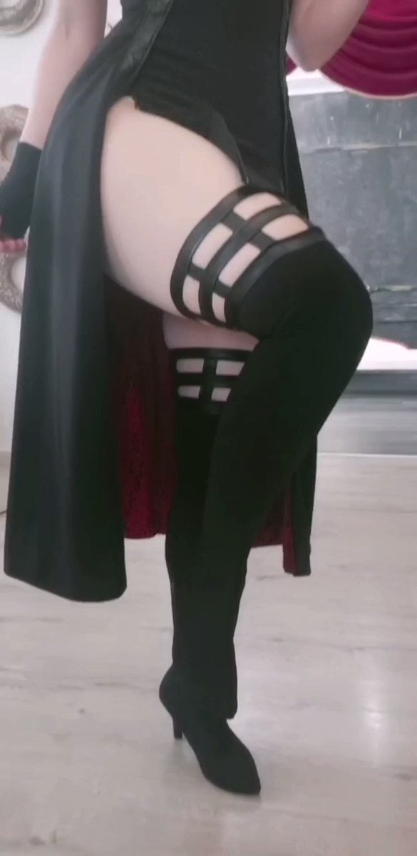 I forgot to post this video of my Yor cosplay!…