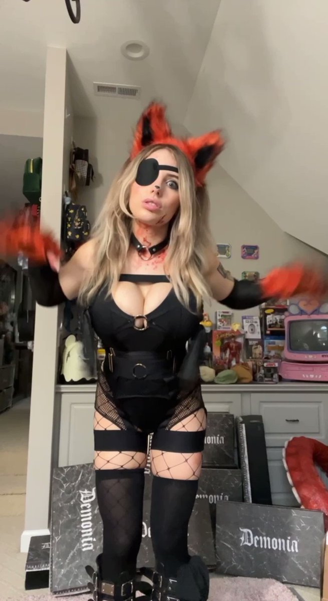 A crazy malfunctioning Foxy is on the loose. Except this…