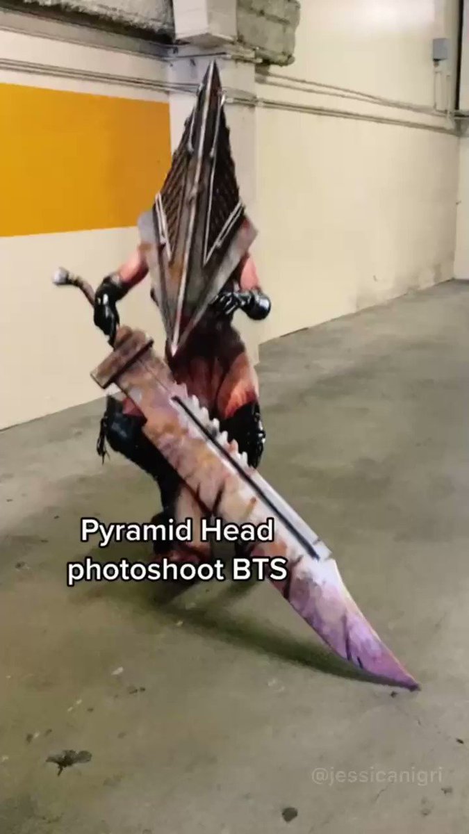 PYRAMID HEAD Cosplay and prop made by me!