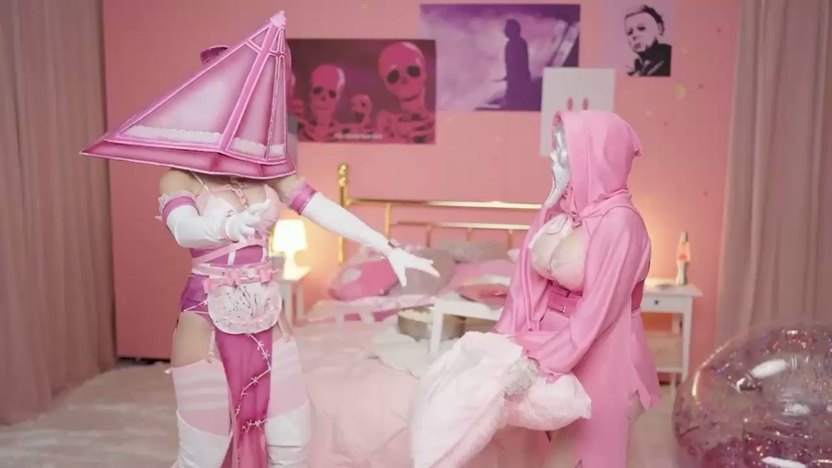 Pyramid Head & Ghost Face have a sleep over 💗🌸✨💤…