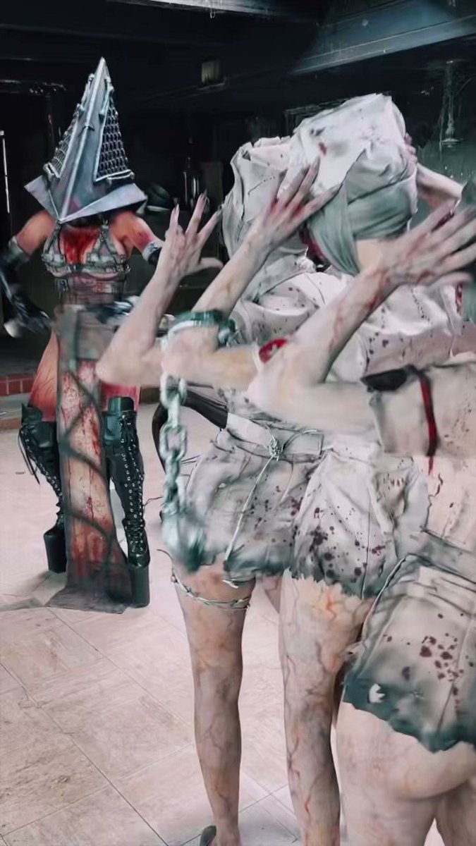 It’s October 1st… 🎃 🏥: @Darshelle @KQueenTsun @rolyatistaylor #SilentHill