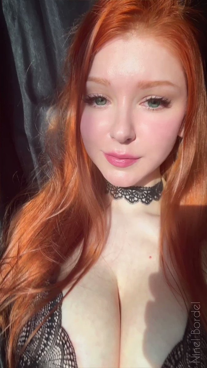 Kisses or hugs?❤️ Wishing u a great weekend ahead!✨