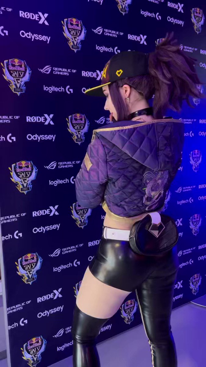 Do you like me as KDA Akali?🤭 I want to…