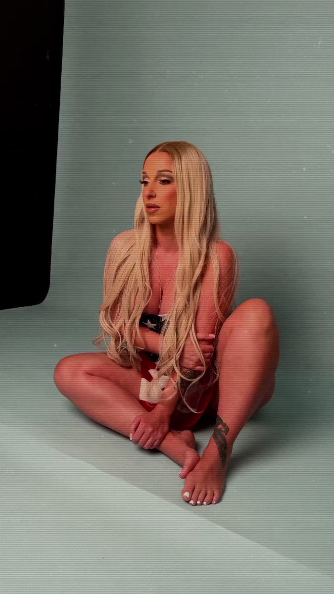 📸 : @dickavery Inspired by : @pamelaanderson COMING SOON!