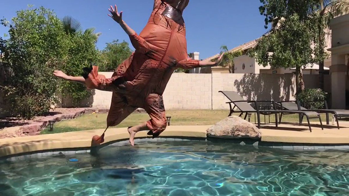✨🦖💅✨ (Also I do NOT recommend jumping into a pool…
