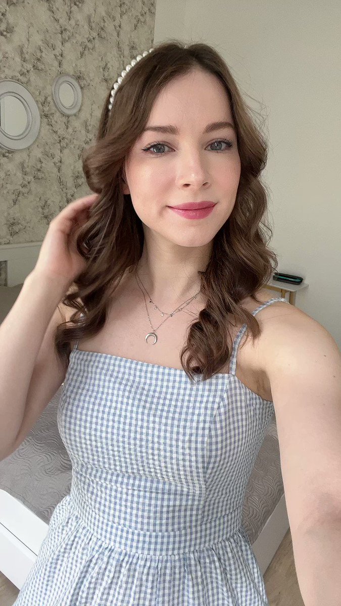 I love summer dresses😁