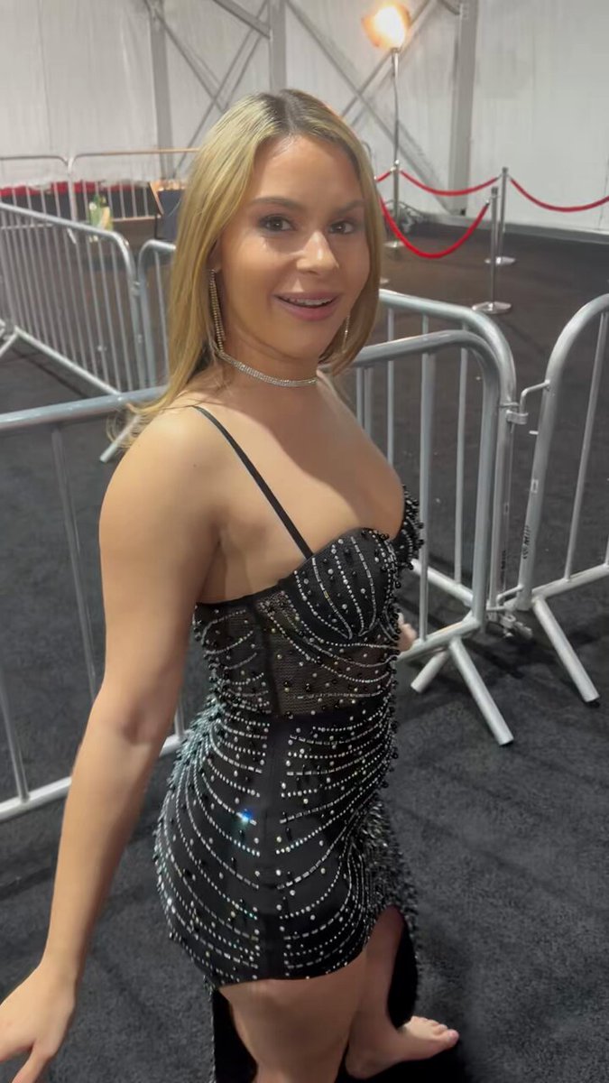 @LasVegasLocally Stretching my back in line for the red carpet…