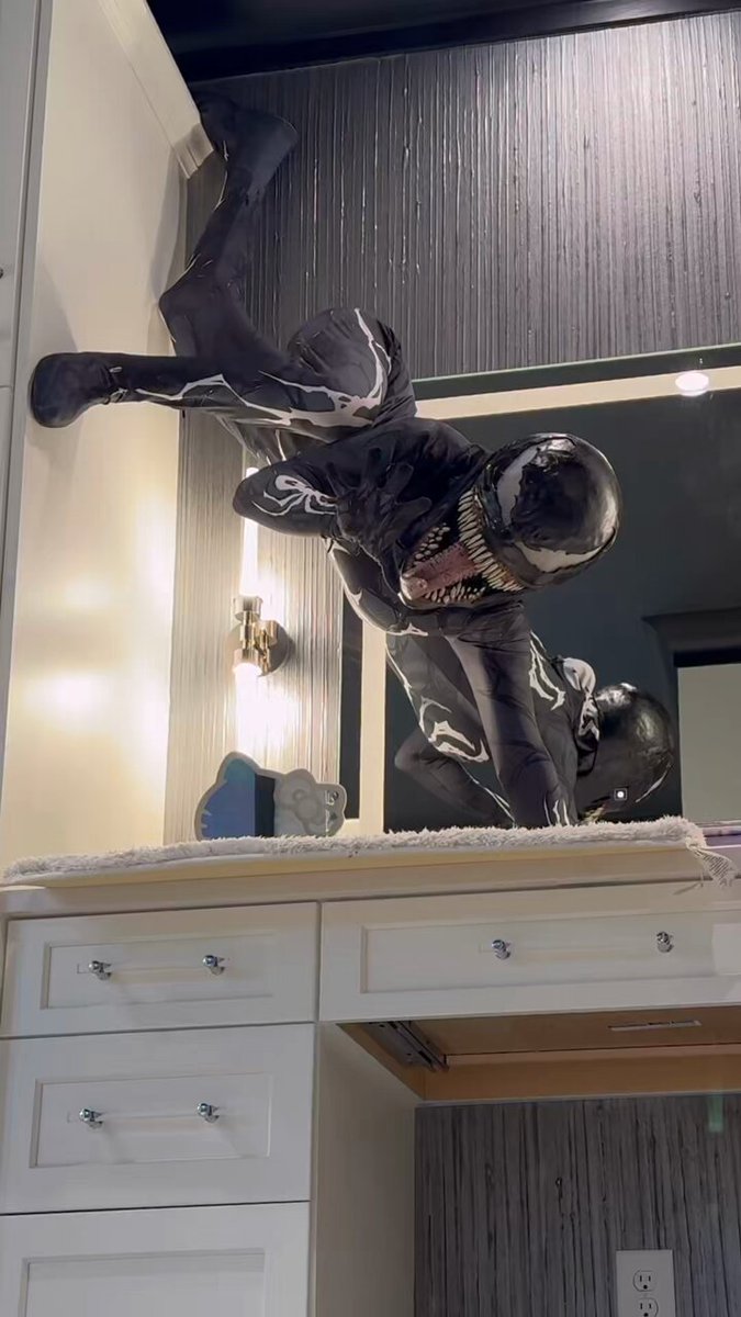 When your cosplay girlfriend gets her cute new outfit. Share…