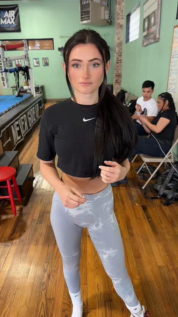 Tune into my open workout! IM HUNGRY 🍆 @MisfitsBoxing