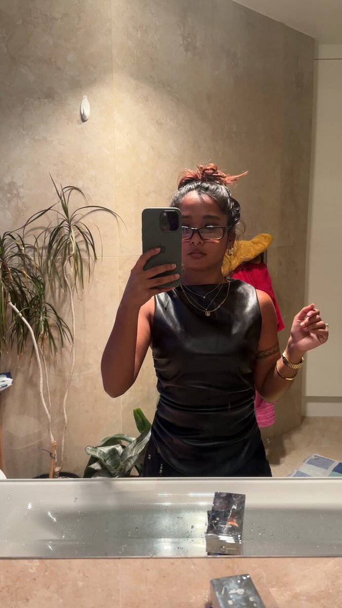 Do I look like I work in #porn or the…