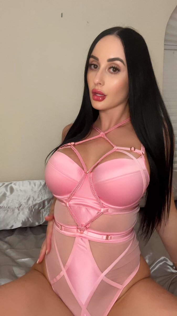 It’s MY birthday week 🎁 🎂 ✨ Remember to spoil…