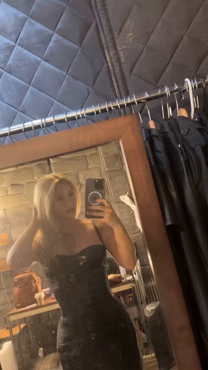 Who likes my outfit for @kinkdotcom @iamfivestar 🤪😈