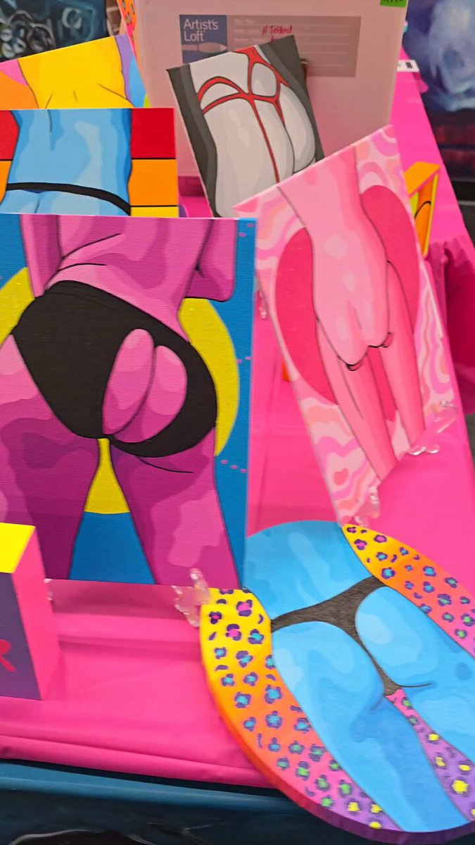 There’s an amazing artist here at the latest pop up…