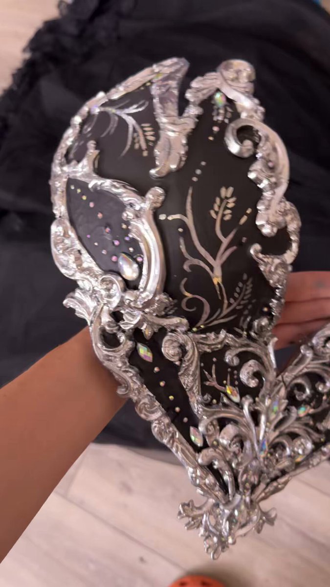 I’m going to a ACOTAR themed ball soon so I…