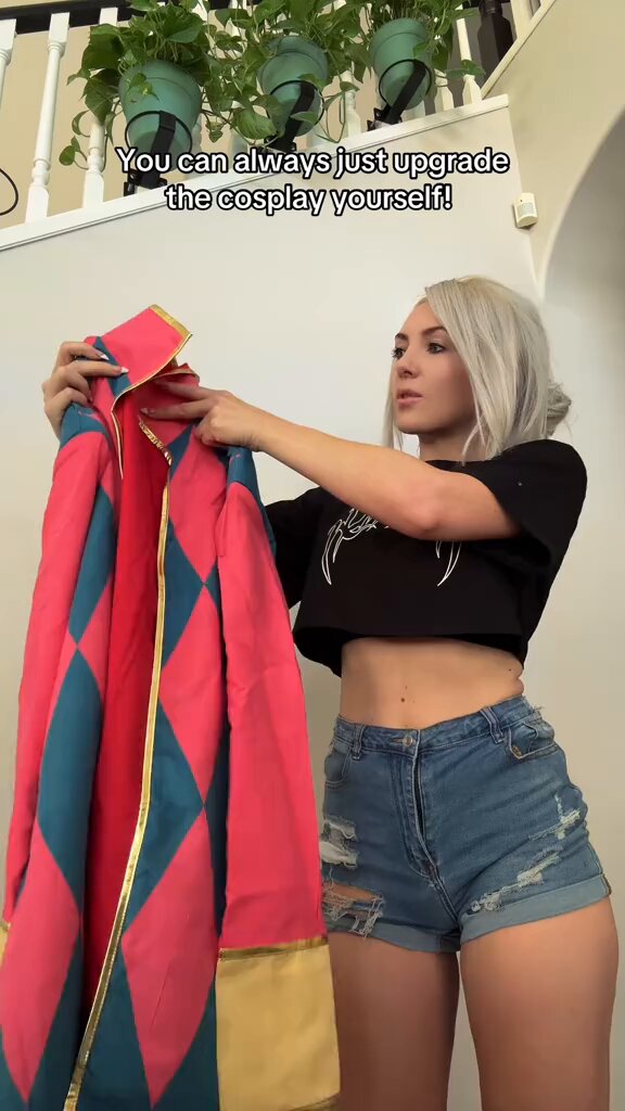 IT’S THAT TIME AGAIN! Lemme see what cosplay u have…