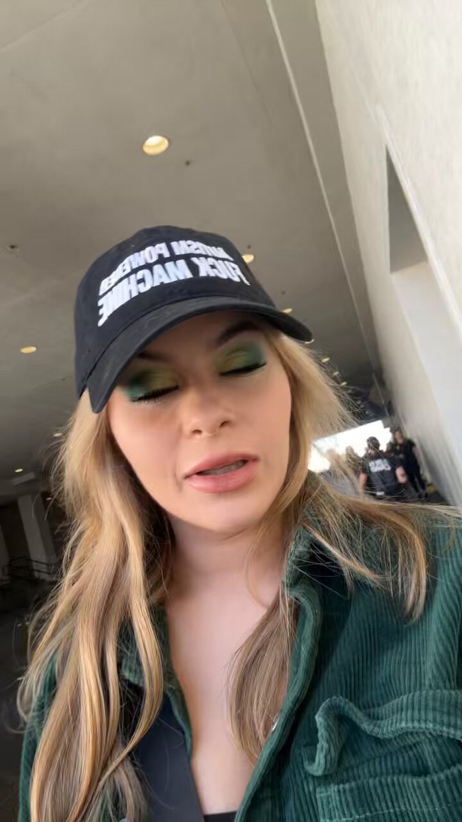 I DEFINITELY could’ve worn booty shorts & pasties 😢