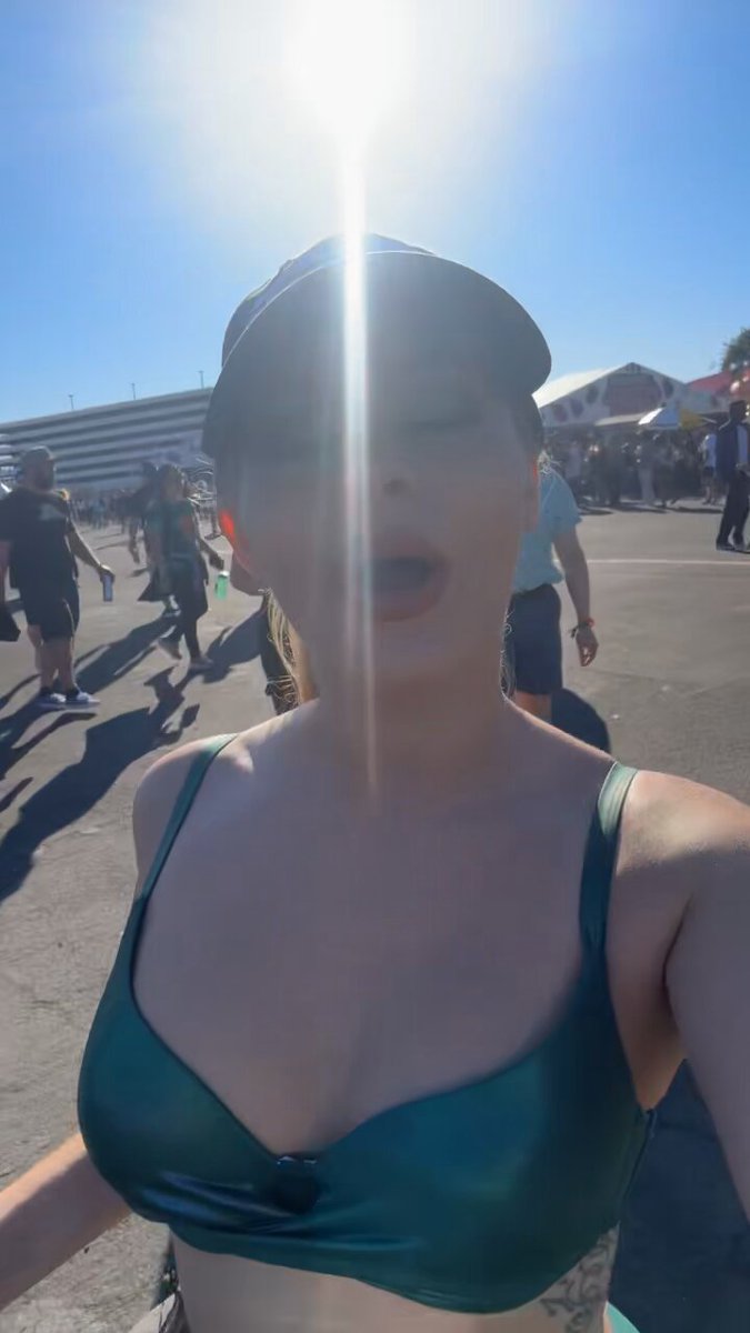 Why did no one tell me the singer from senses…