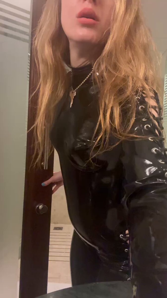 sensual // slippery // shiny //