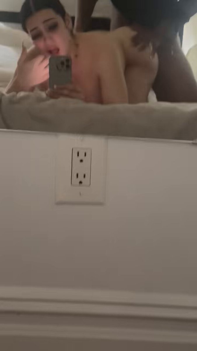 Me on Instagram Vs Me on Twitter