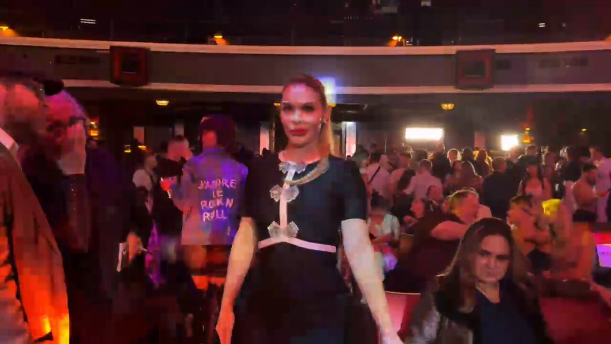 Full outfit tour plus me fawning over how hot @littlepuck…