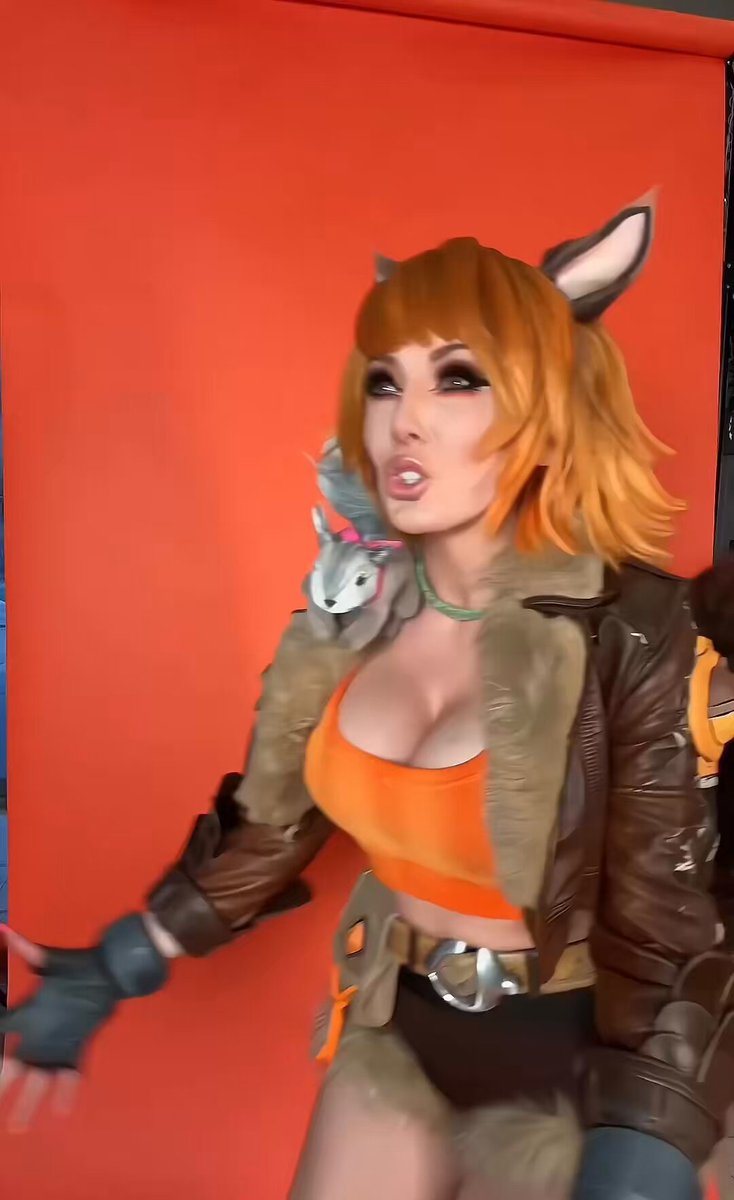 I just love her 🐿️🧡