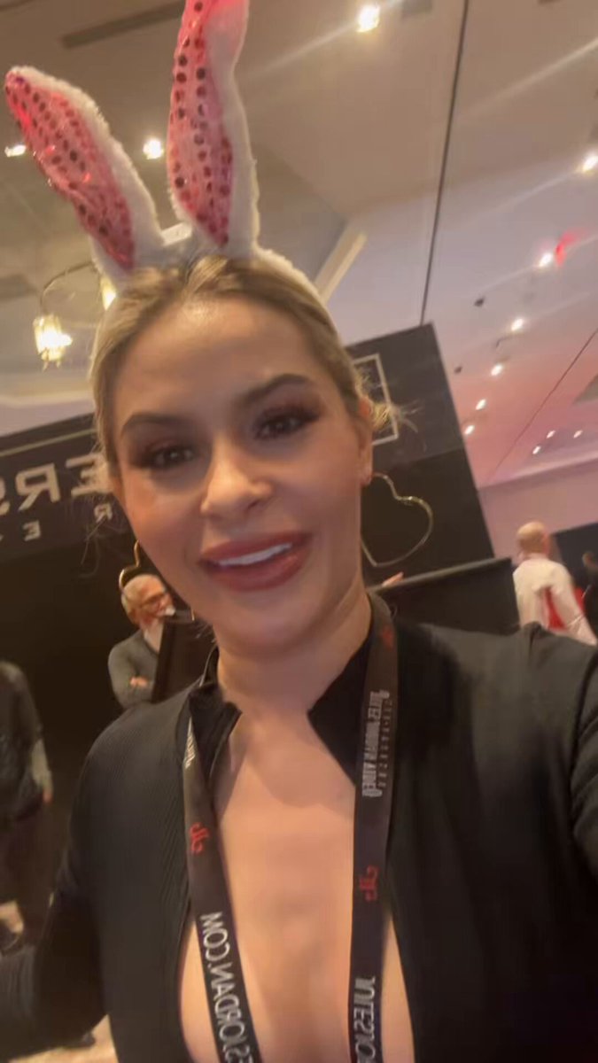 Come play with me & @karlaxxxlane at @Motorbunny @AEexpo