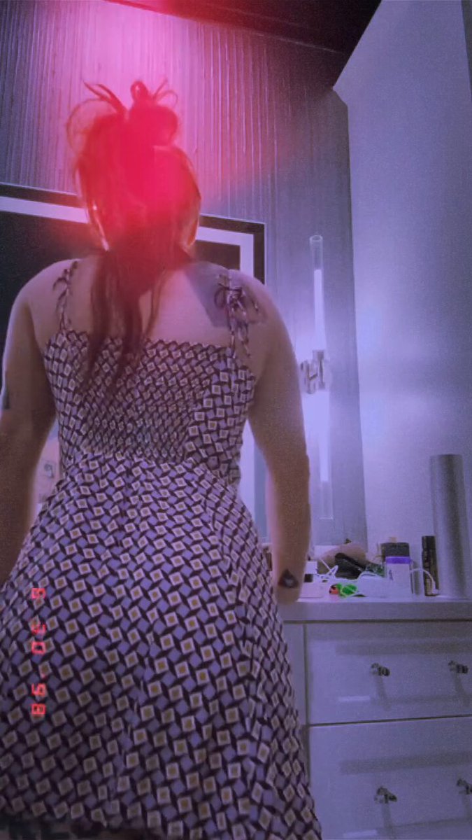 Should start wearing dresses more often? 🥹 #retroaesthetic #fitgirls #thickthighs