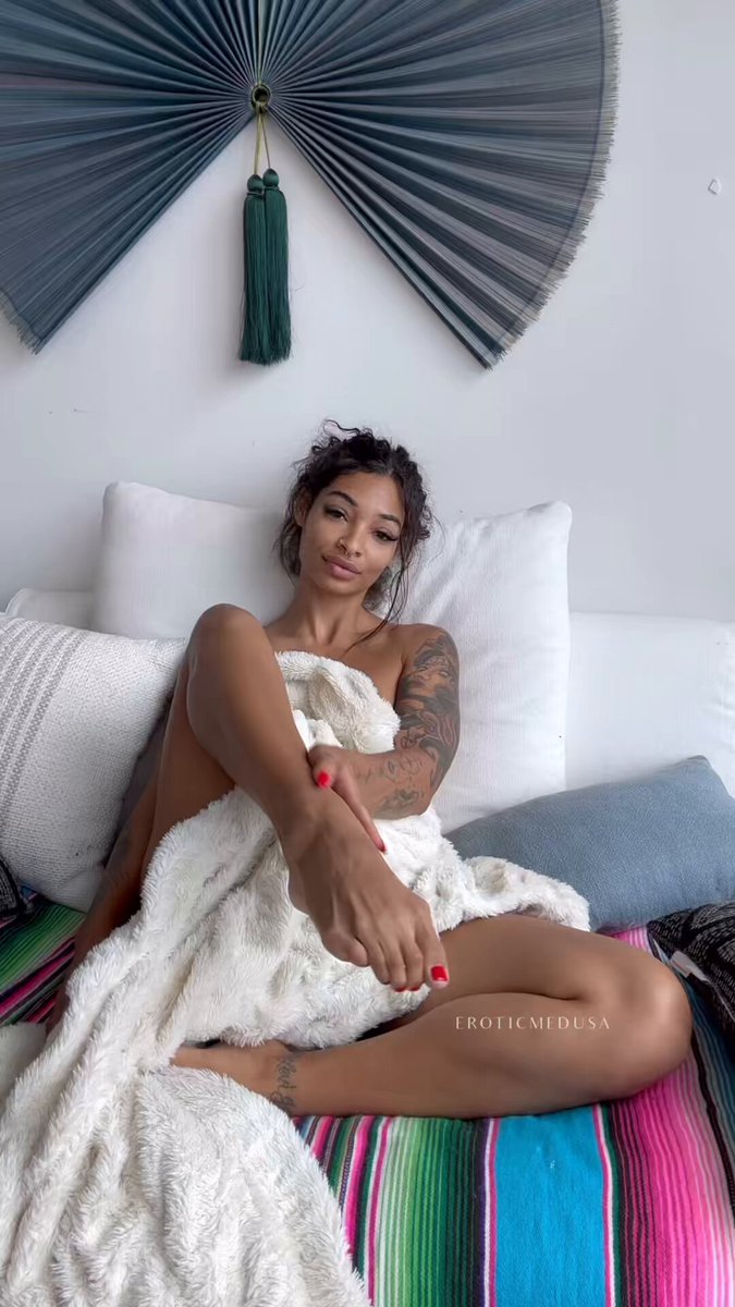 Suck on my toes while you fuck me