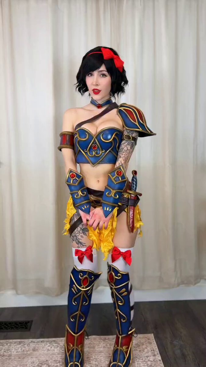 Please come rescue me from this group of really creepy…