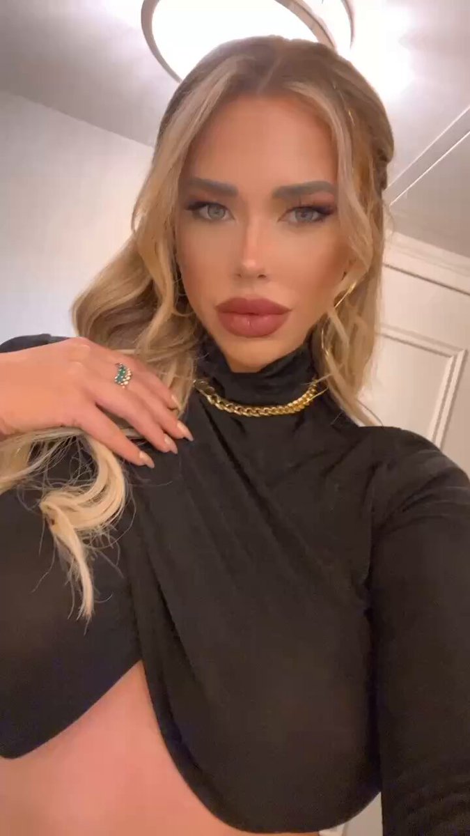 Tonight’s Look 😋 What do you think?