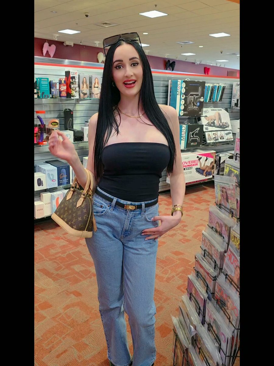 It’s so exciting to walk into a @HustlerStores in Ft….