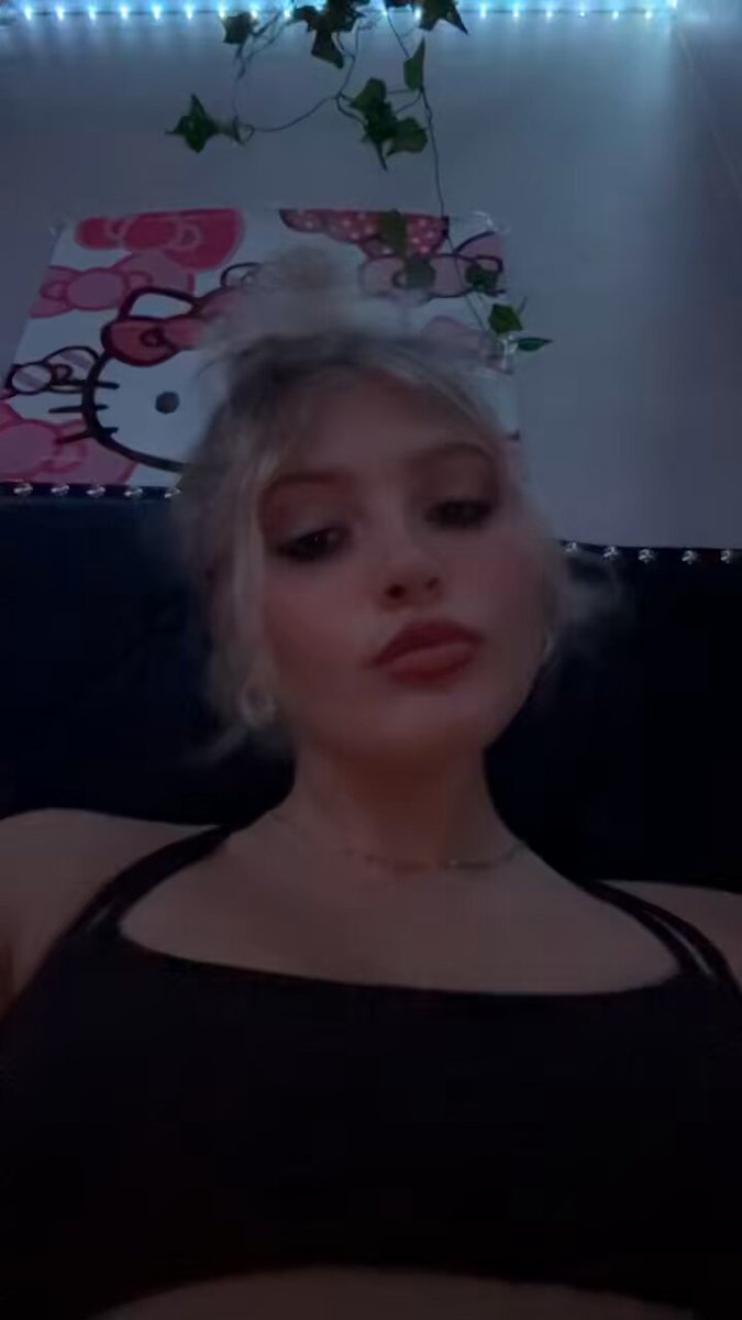 Who wants to see???👅💰