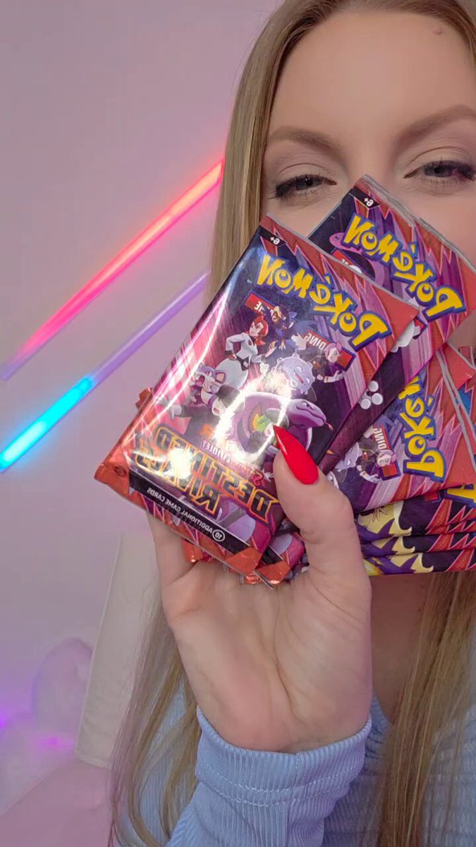 Going live now!! http://Twitch.com/britneyambertv