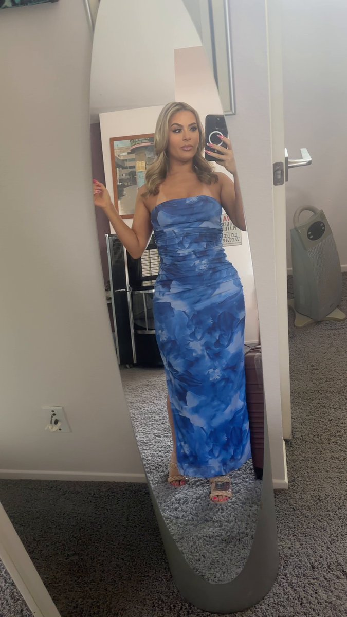 Forgot to take BTS in my wardrobe before the scene…