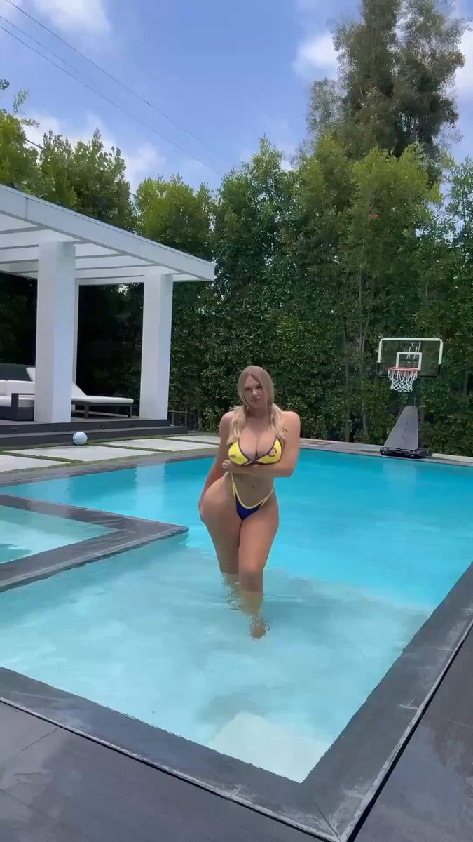 Join me for a dip? 💦