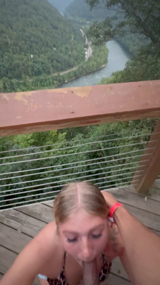Daddy wanted head with this pretty view, and daddy gets…