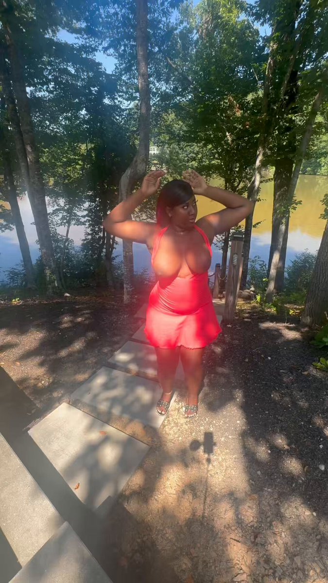 Omg, I hope nobody saw me. Should I go live…