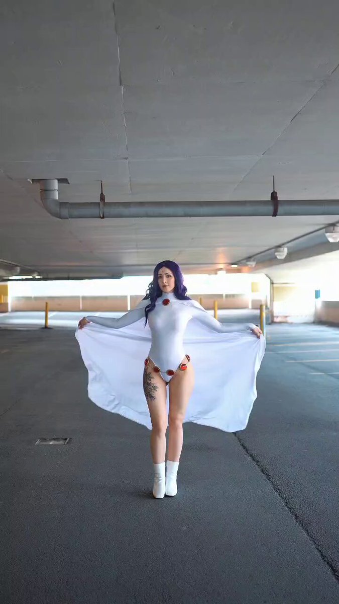 Nothing beats a dramatic cape 😌