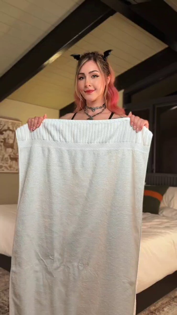 Honest opinions on this outfit?? 🙈