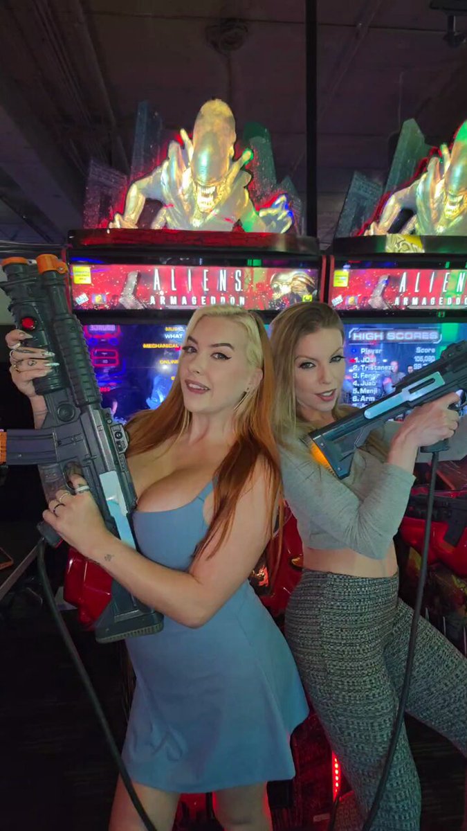 Earth’s Mighiest Heroes 👽 @cubbixoxo