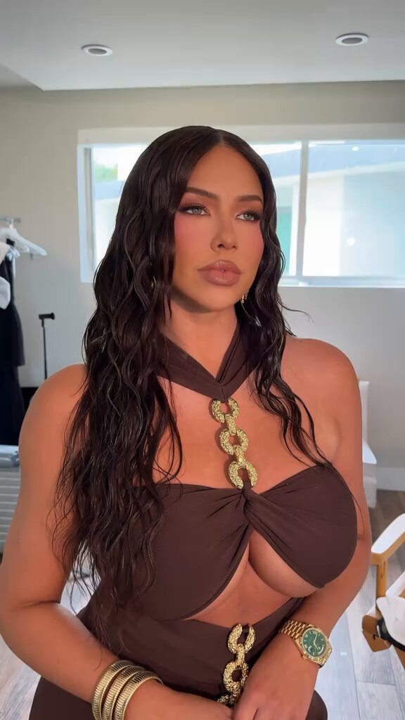 Meet my twin 🤎😉